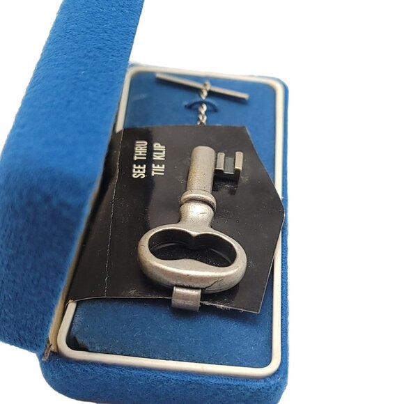 SWANK Silver Tone See Thru Key Tie Clip New Old Stock in Box - Picture 2 of 4